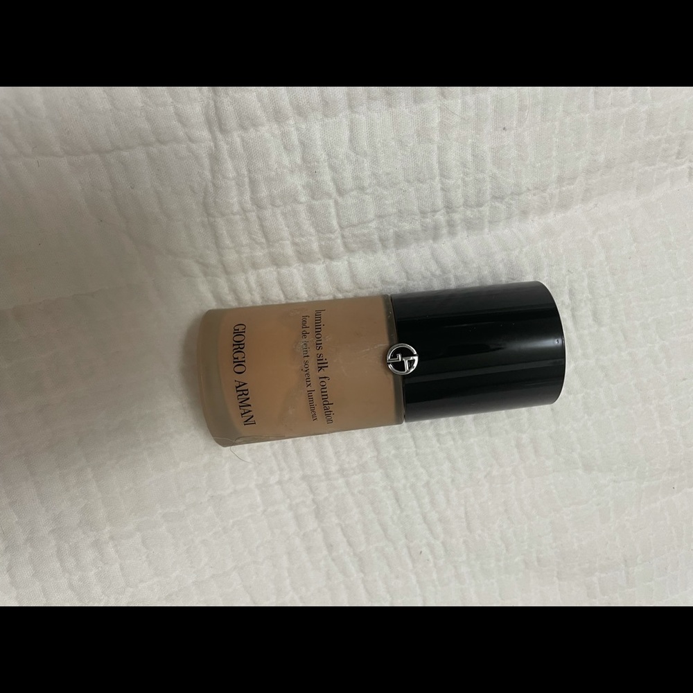 Giorgio Armani luminous silk foundation